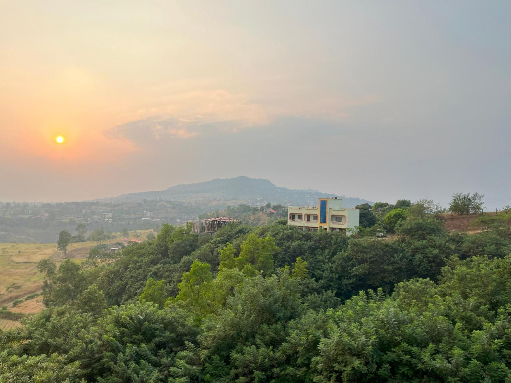 Anand Valley Hotel Panhala Exterior foto